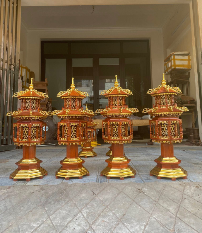 3 cặp đèn thờ bằng gỗ hương và gỗ xà cừ